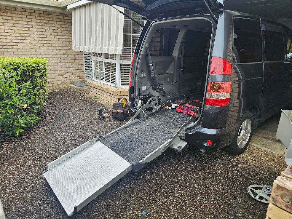 Toyota Noah Welcab Mechanisms  2002 to 2008