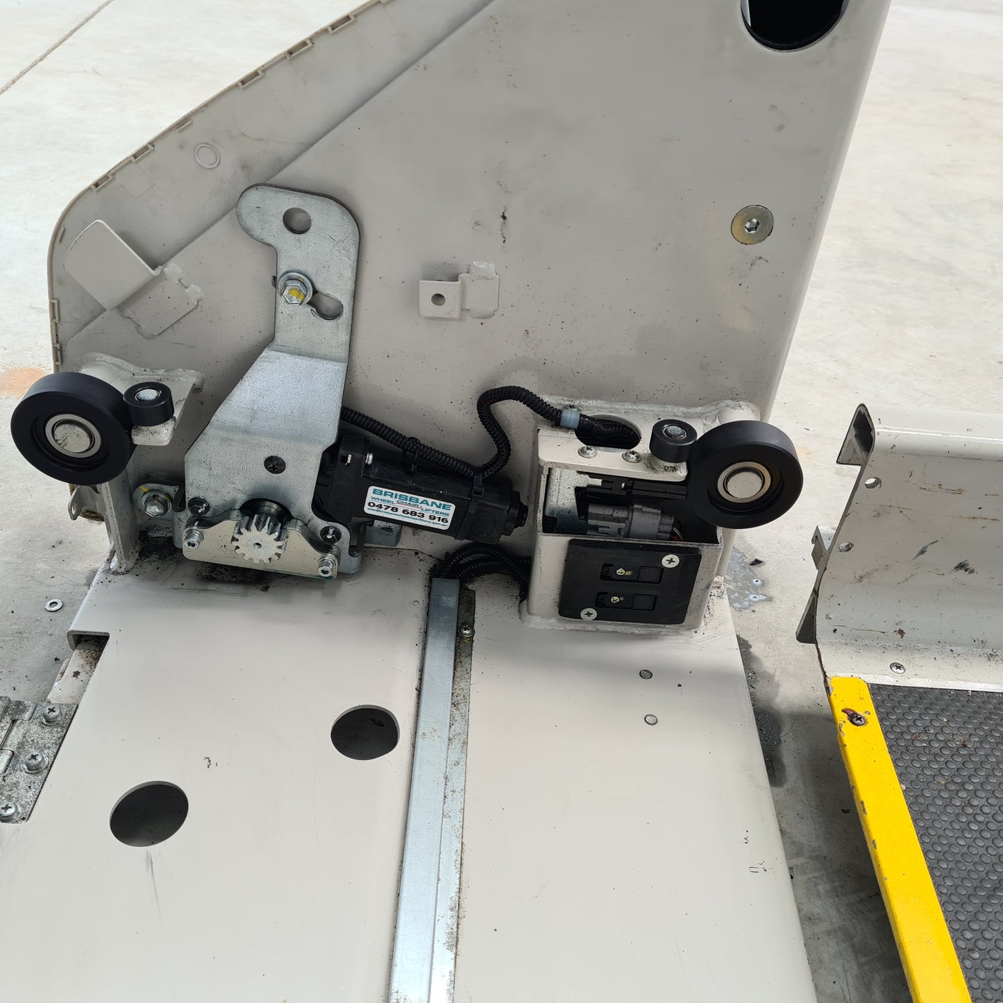 Toyota Hiace Welcab 12v Deck Motor  2005 to 2016